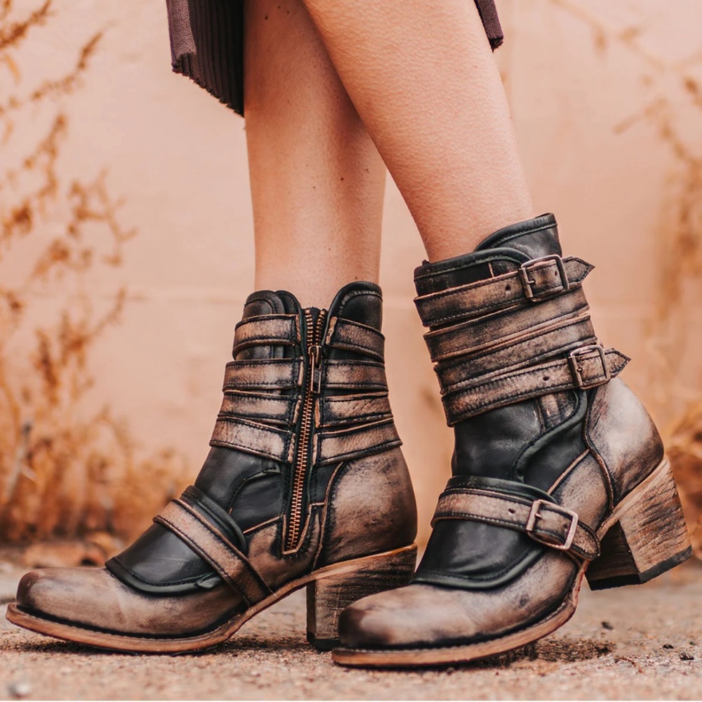 Freebird By Steven Darlin Distressed Black Boot Booties Size 9 Buckles Strappy